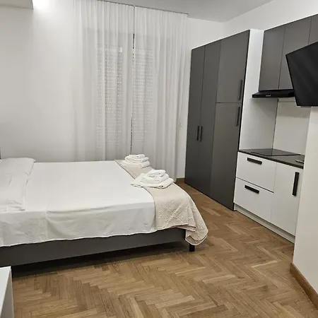 게스트하우스 Bei Sogni Luxury In Centro Cosenza, Con Parcheggio In Convenzione